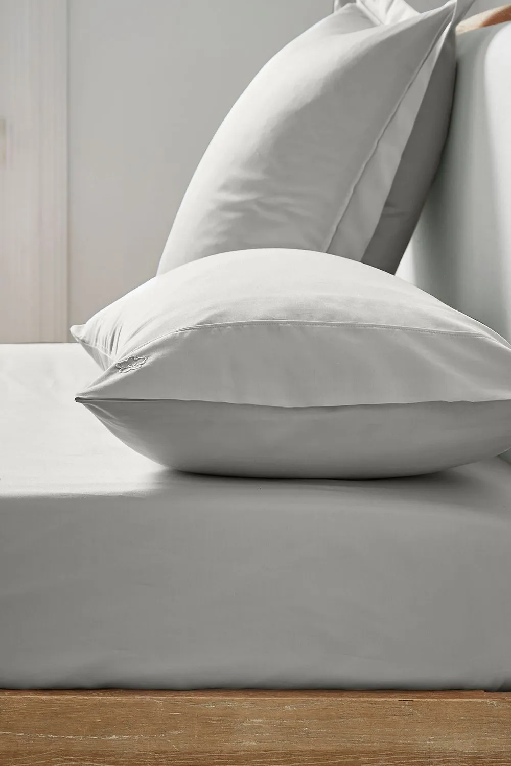 Ted Baker 'TB Plain Dye' Cotton Sateen Fitted Sheet in Silver 2