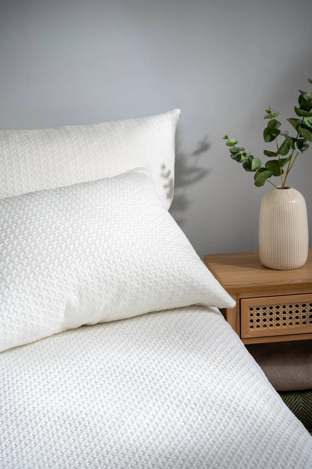 Soak&Sleep Waterproof Bamboo Mattress Protector in White