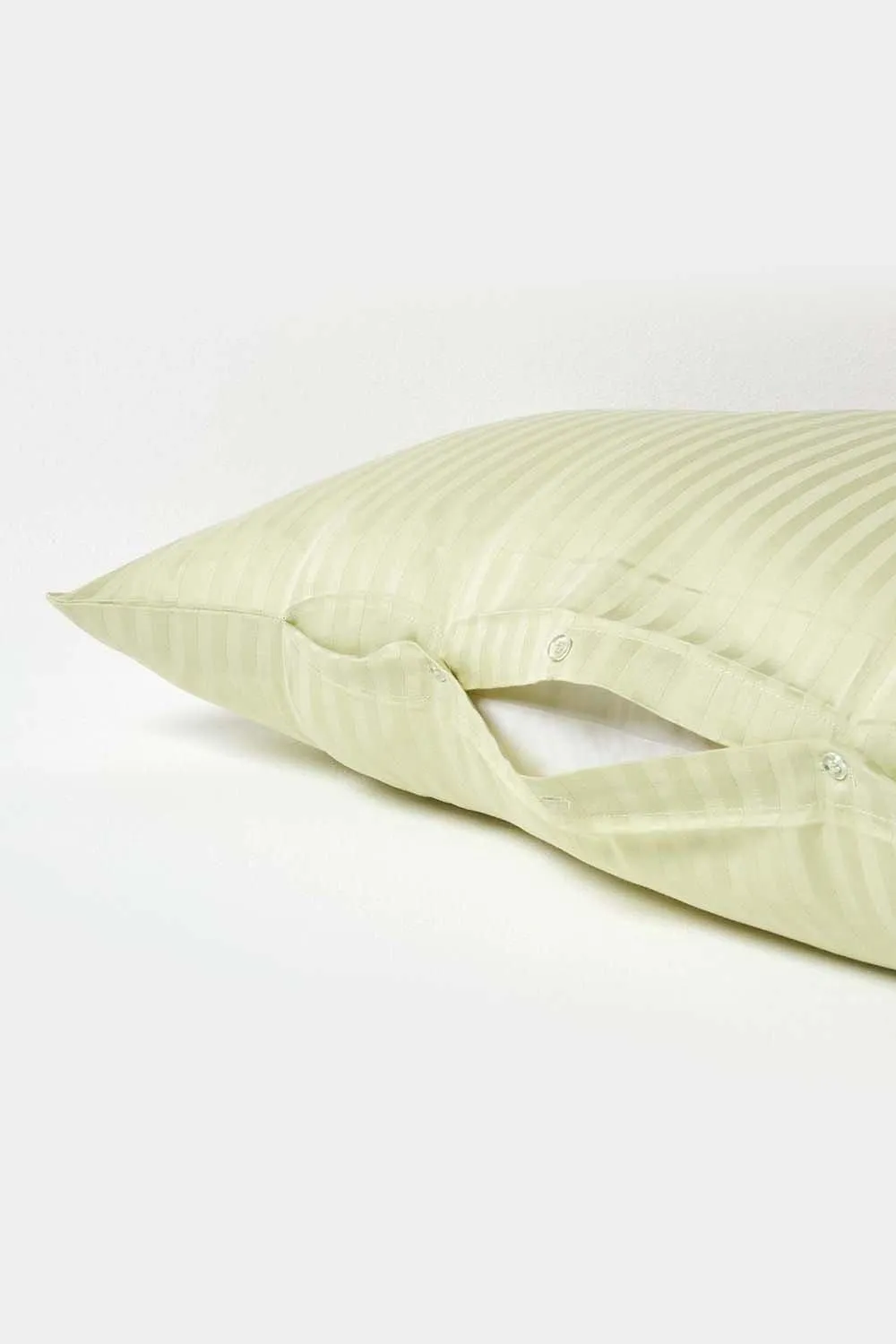 Homescapes Egyptian Cotton Super Soft V Shaped Pillowcase 330 TC in Green 3