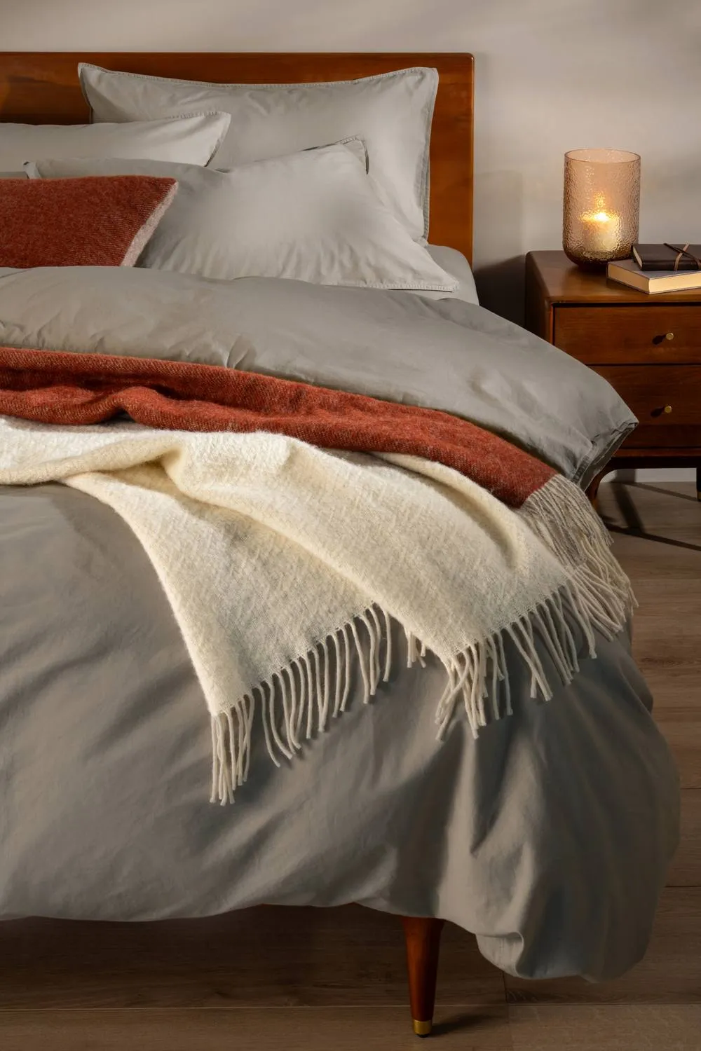 Soak&Sleep Mocha Stonewashed Cotton 30cm Fitted Sheet in Natural 2