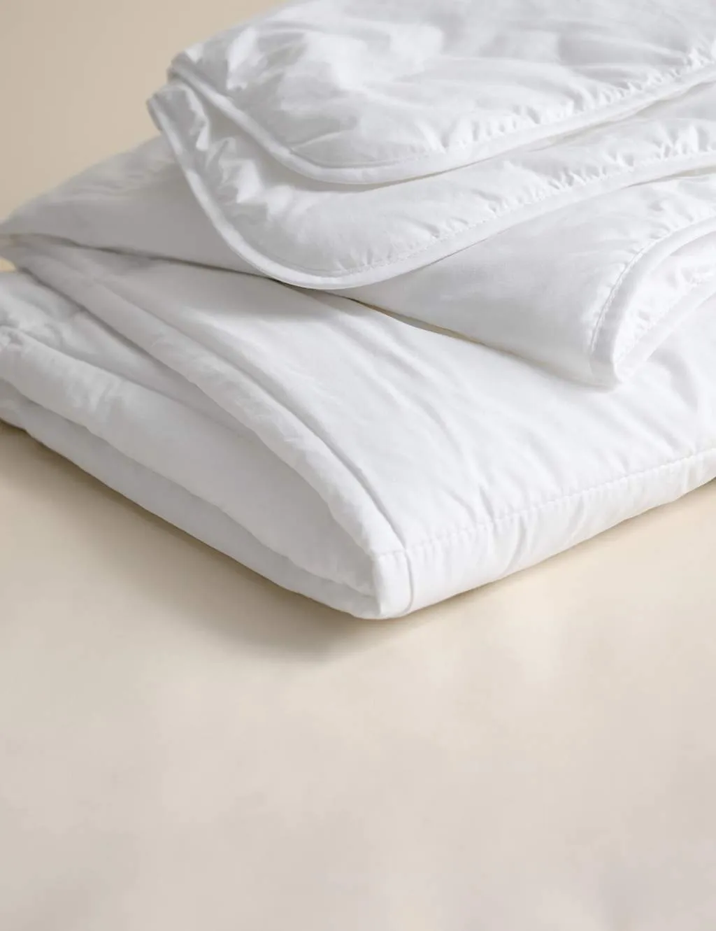M&S Luxury Down Alternative 2.5 Tog Duvet White