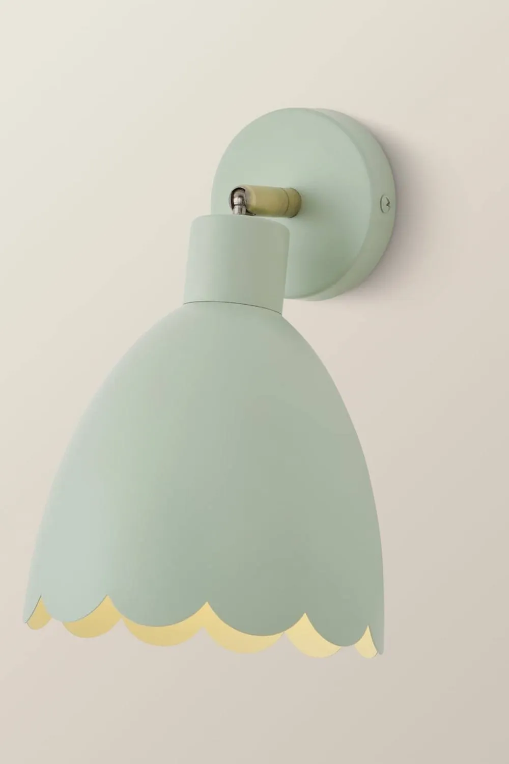 ValueLights Millie Pair of Flower Style Scallop Adjustable Wall Lights in Pale Green 4