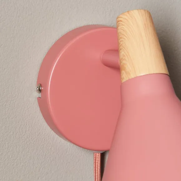 Wolston Plug In Wall Light 3