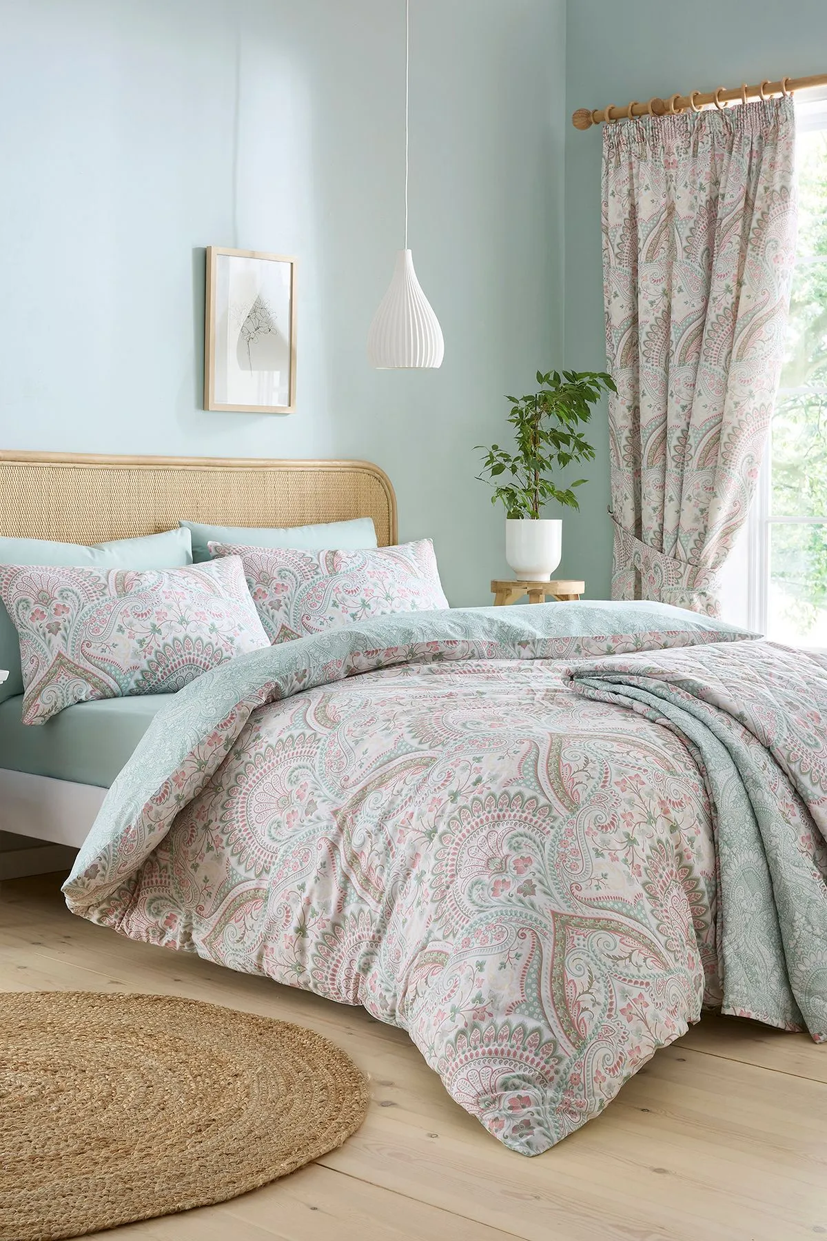 Dreams & Drapes 'Palais' Jacobean Damask Inspired Print Quilted Bedspread in Green 3