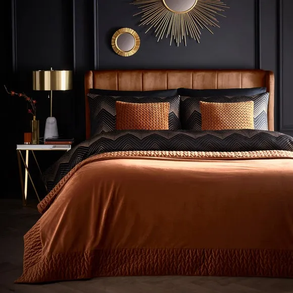 Laurence Llewelyn-Bowen Siena Bedspread 1