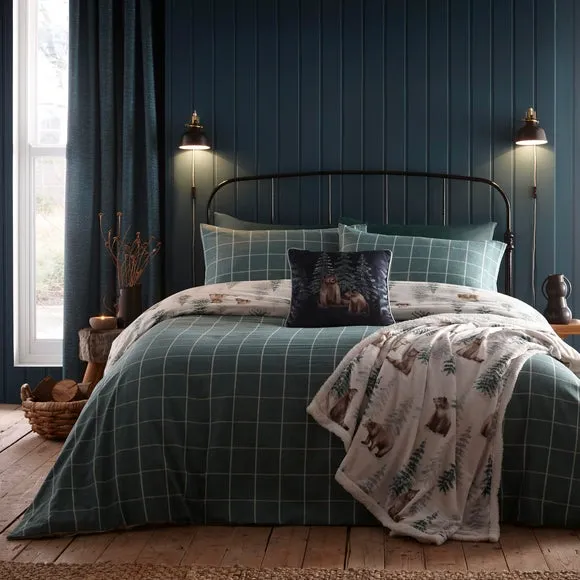 Lodge Bear Walks Bedspread 150cm x 200cm 3