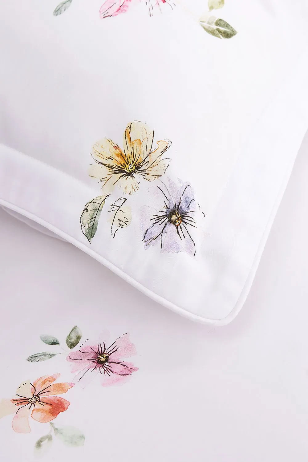 CHRISTY 'Arabella' Classic Floral Reversible Cotton Duvet Cover Set in Cream 3