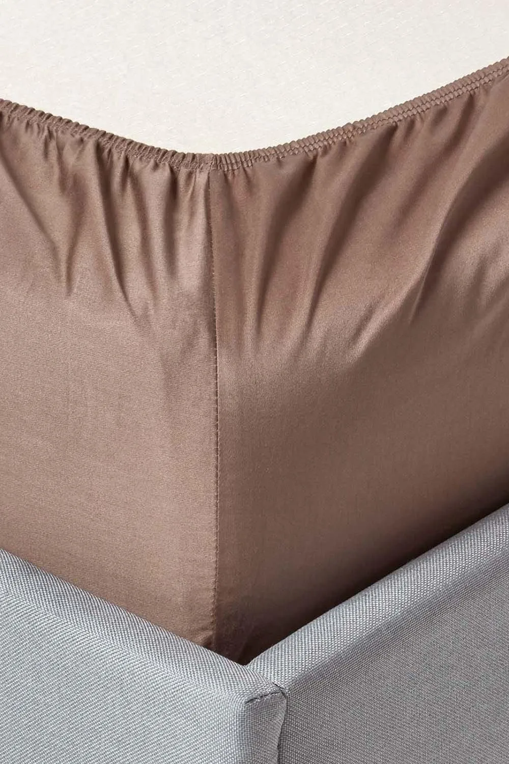 Homescapes Sateen Cotton Deep Fitted Sheet 18 inch 400 Thread Count in Brown 2
