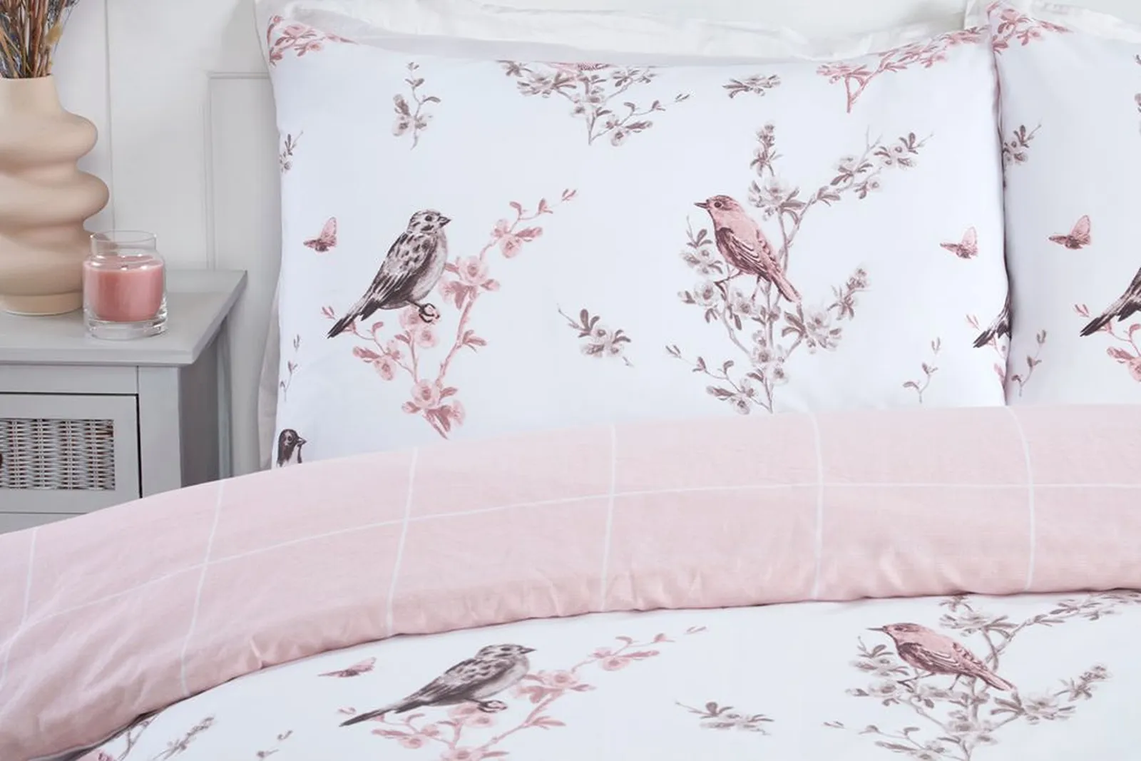 Rapport Home Vintage Toile Floral 180 Thread Count Microfibre Duvet Set with Pillowcase 2