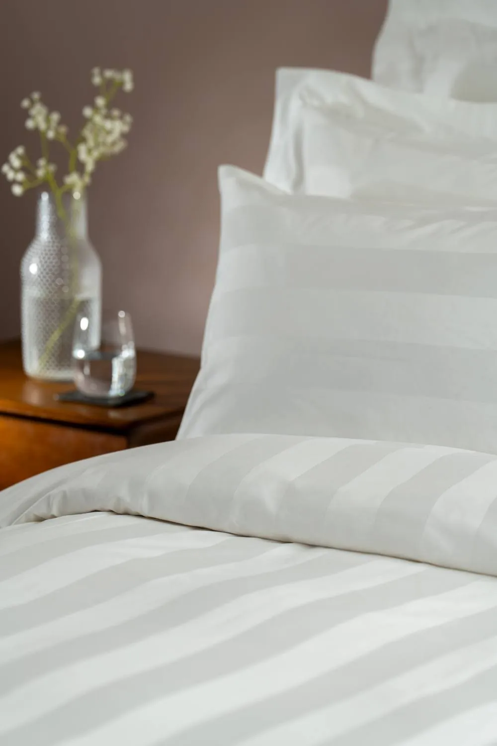 Soak&Sleep White 600 Thread Count Dobby Stripe Egyptian Cotton 40cm Fitted Sheet 2