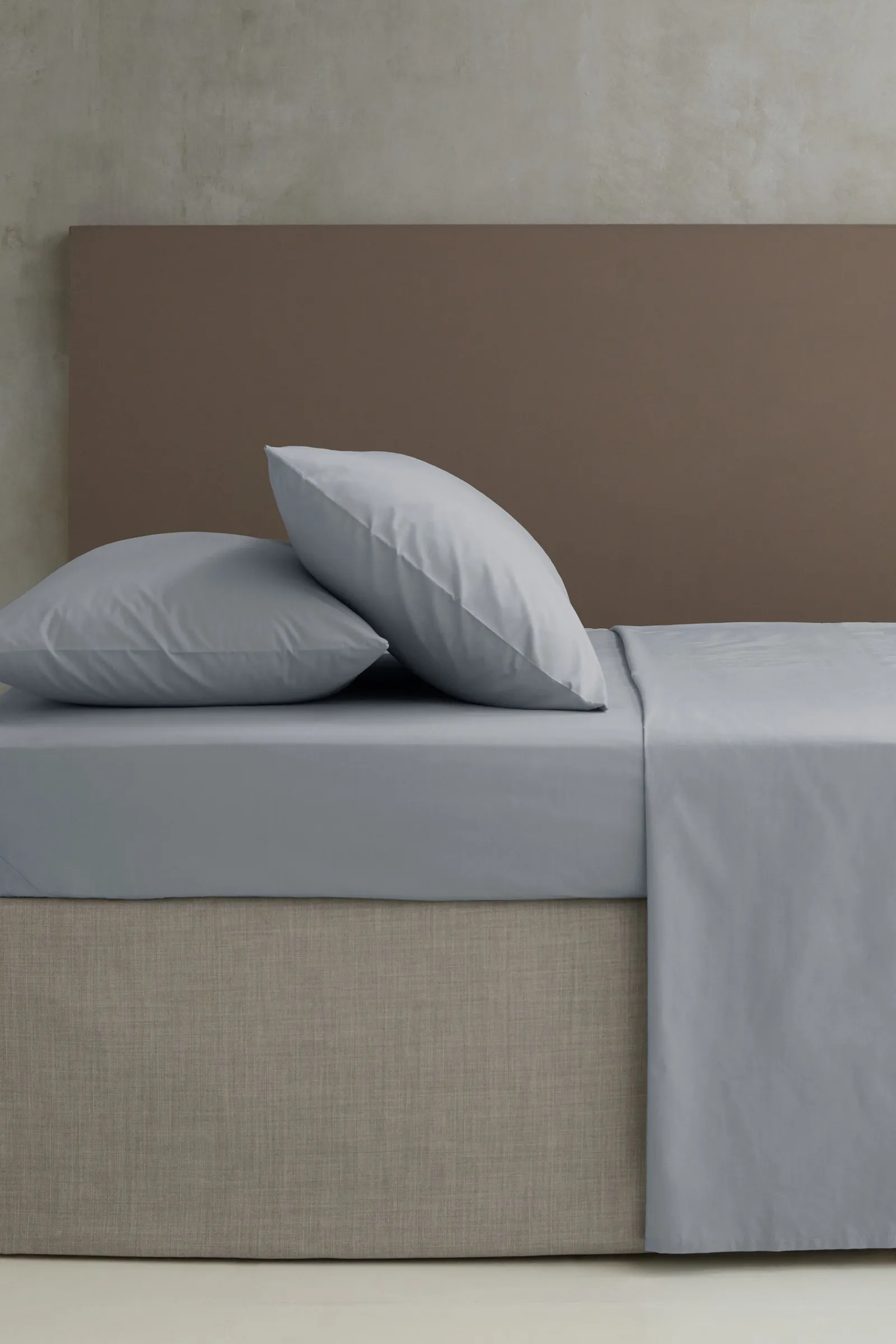 Catherine Lansfield 'Easy Iron Percale' Oxford Pillowcase Pair in Grey 2