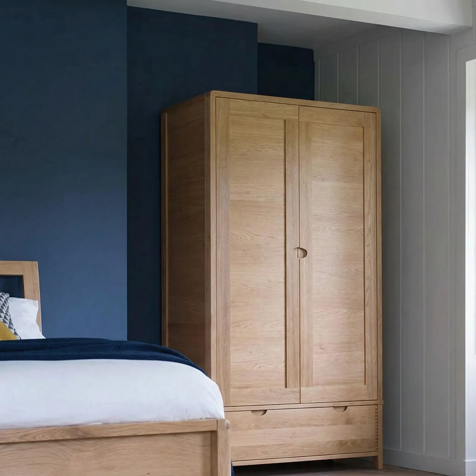 Ercol Bosco 2 Door Wardrobe, Brown Oak | Barker & Stonehouse 2