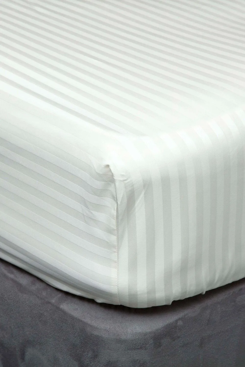 Belledorm Hotel Suite Satin Stripe 540 Thread Count 38cm Fitted Sheet in Ivory 1
