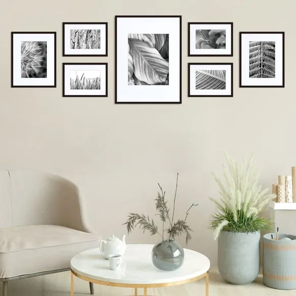 Nielsen Set of 7 Photo Frames 1