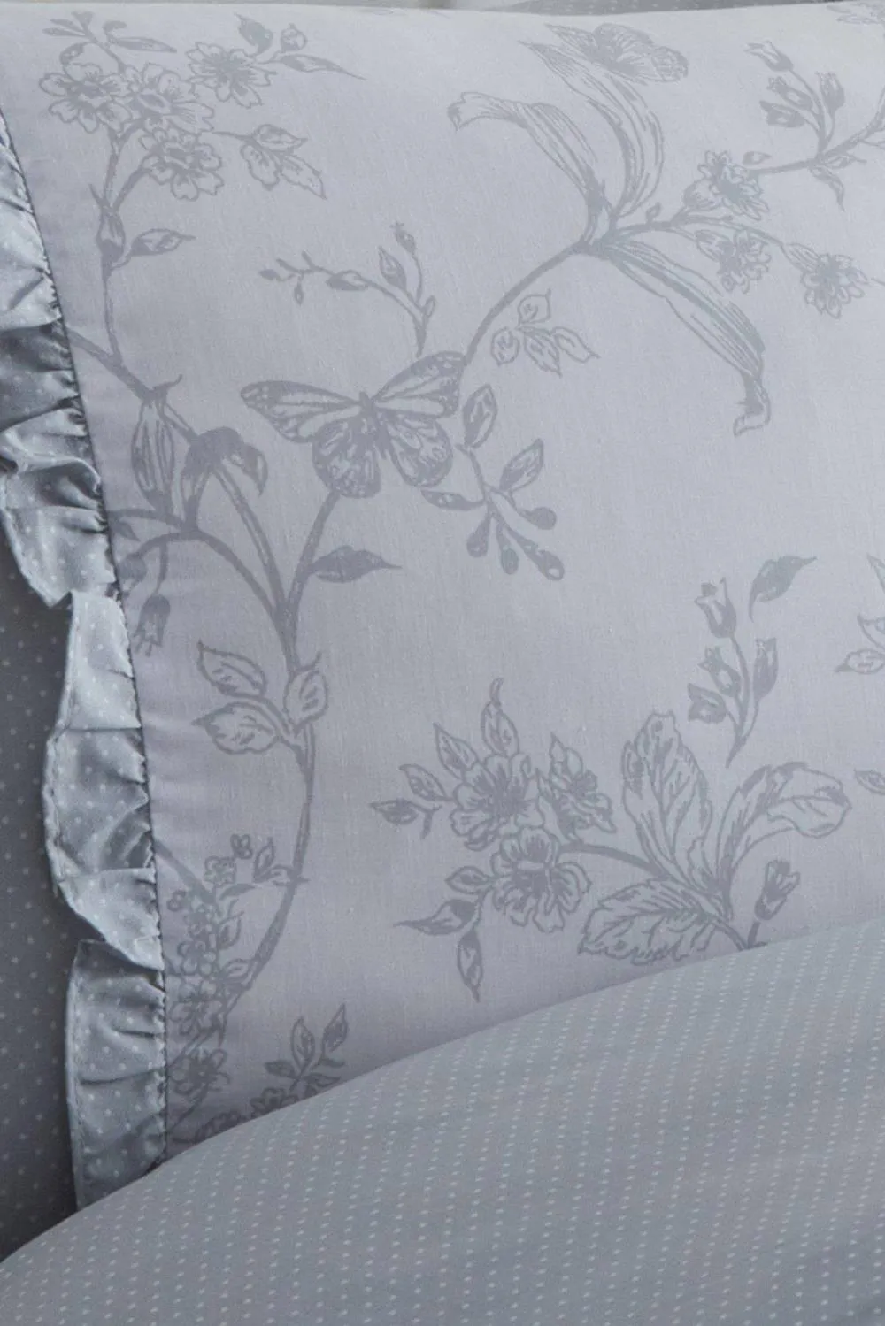 Dreams & Drapes 'Kristen' Frill Detail Duvet Cover Set in Grey 3