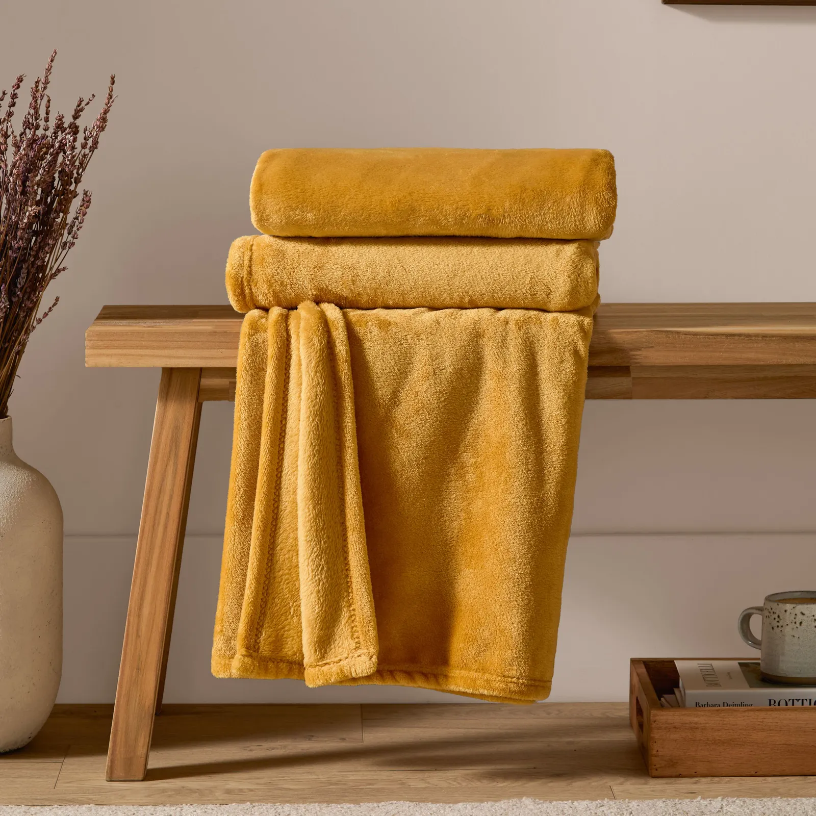 Furn Harrow Fleece Throw in Yellow