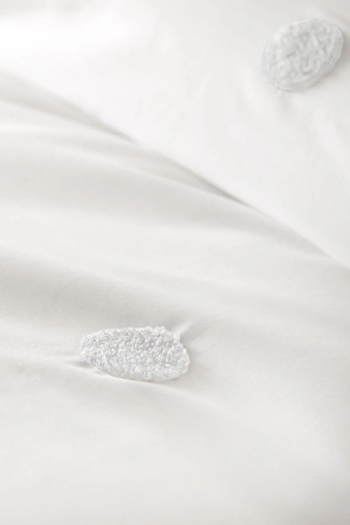 Appletree 'Dot Garden' 100% Cotton Embellished Duvet Cover Set in White 2