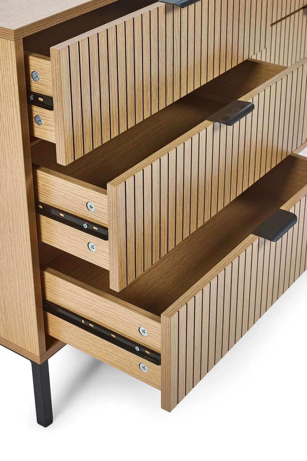 Julian Bowen Sia Fluted 6 Drawer Chest in Light Oak 5