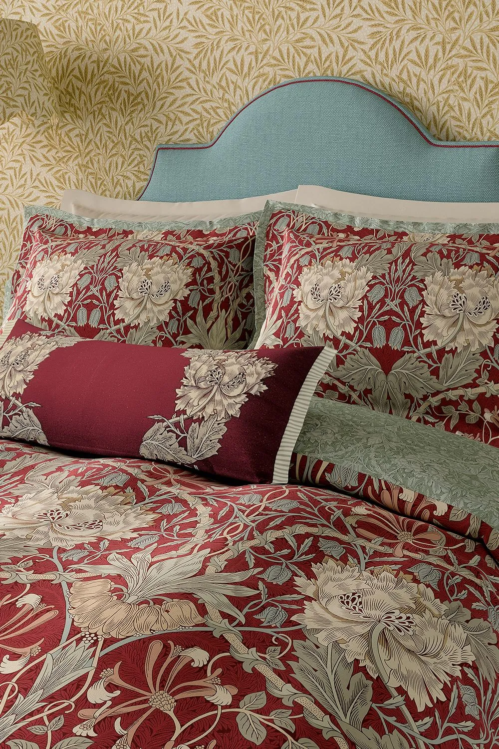 Morris & Co 'Honeysuckle & Tulip' Cotton Duvet Cover Set in Dark Red 2