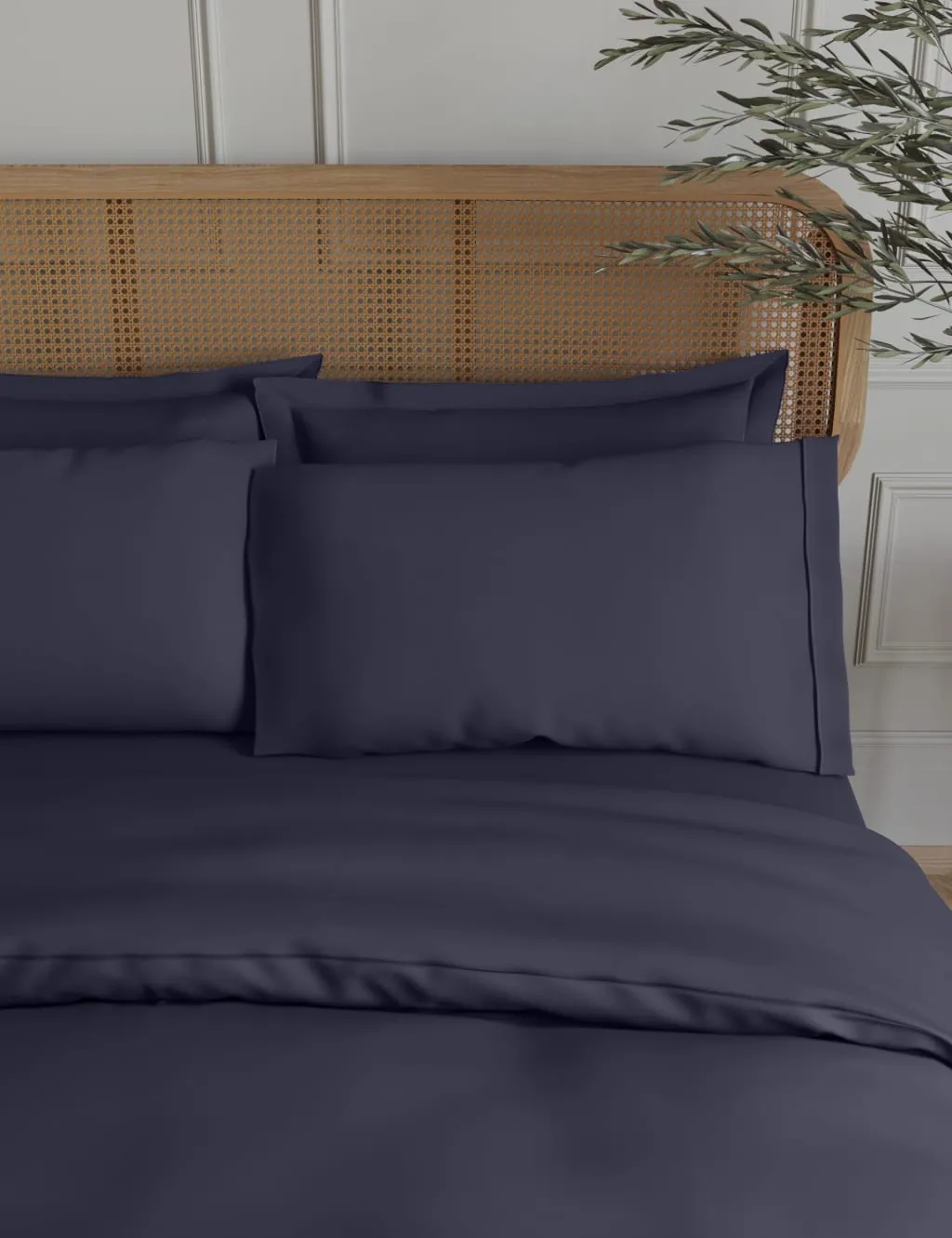 M&S 2 Pack Egyptian Cotton 230 Thread Count Crisp Pillowcases Midnight Navy