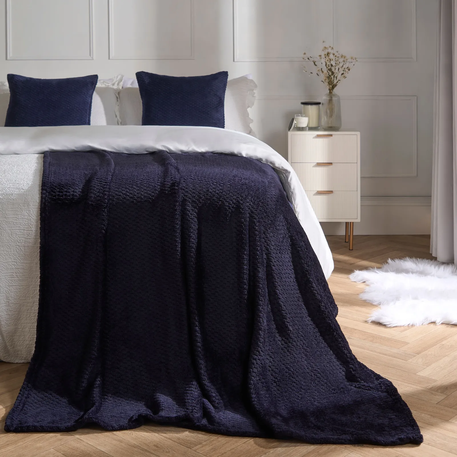 OHS Luxury Large Waffle Honeycomb Mink Warm Throw in Navy