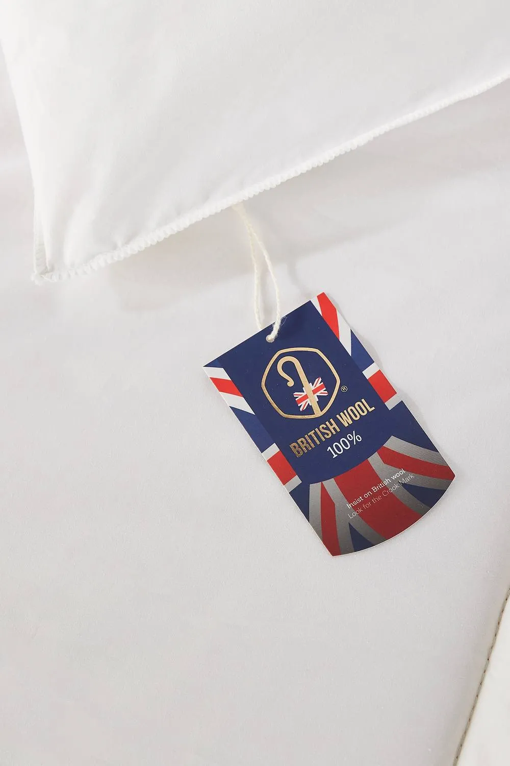 Slumberdown Wonderful Wool Lightweight Duvet with 2 Medium Support Pillows in White 4