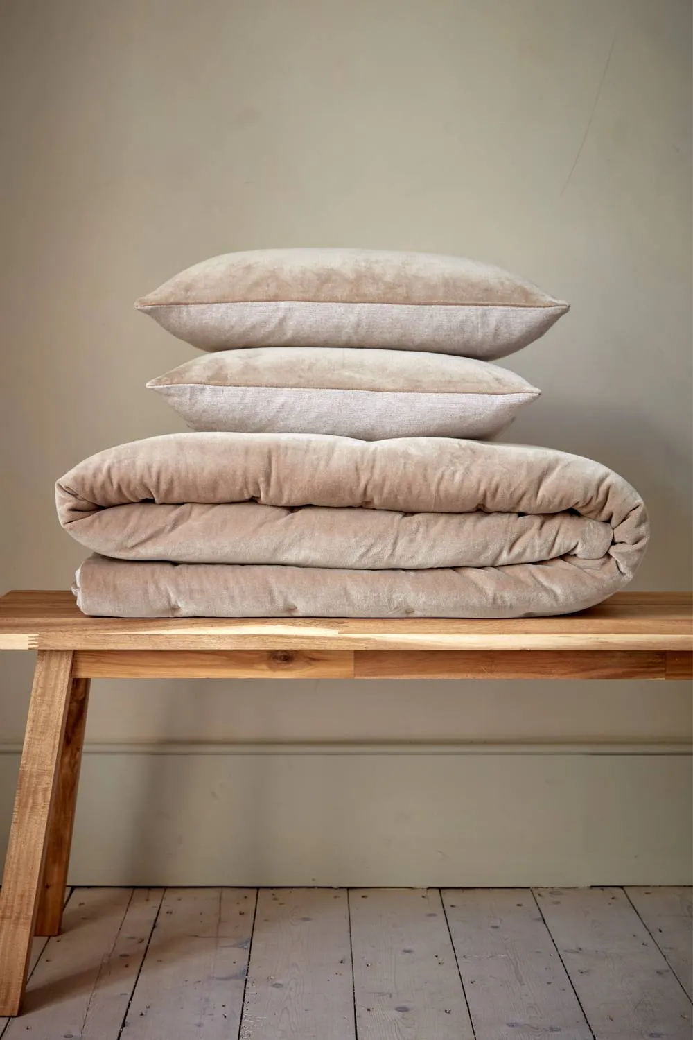 CHRISTY Luxury Filled Velvet 'Jaipur' Rectangle Cushions in Brown 4