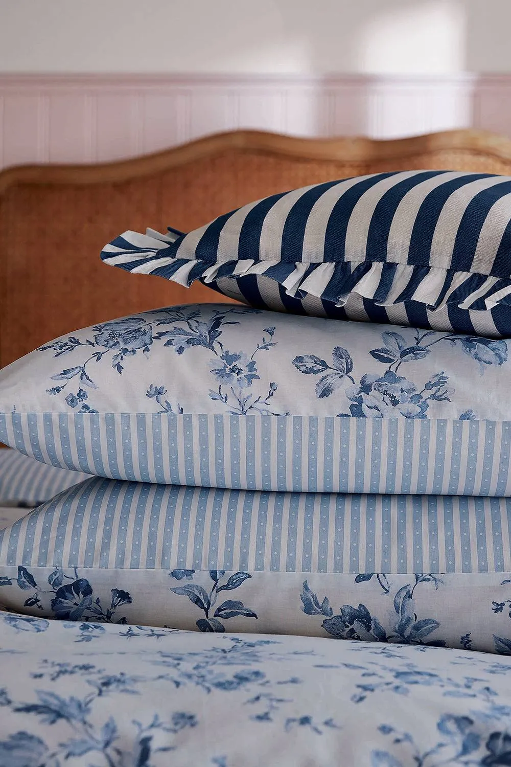 Helena Springfield 'Hedgerow' Cotton Duvet Cover Set in Blue 5