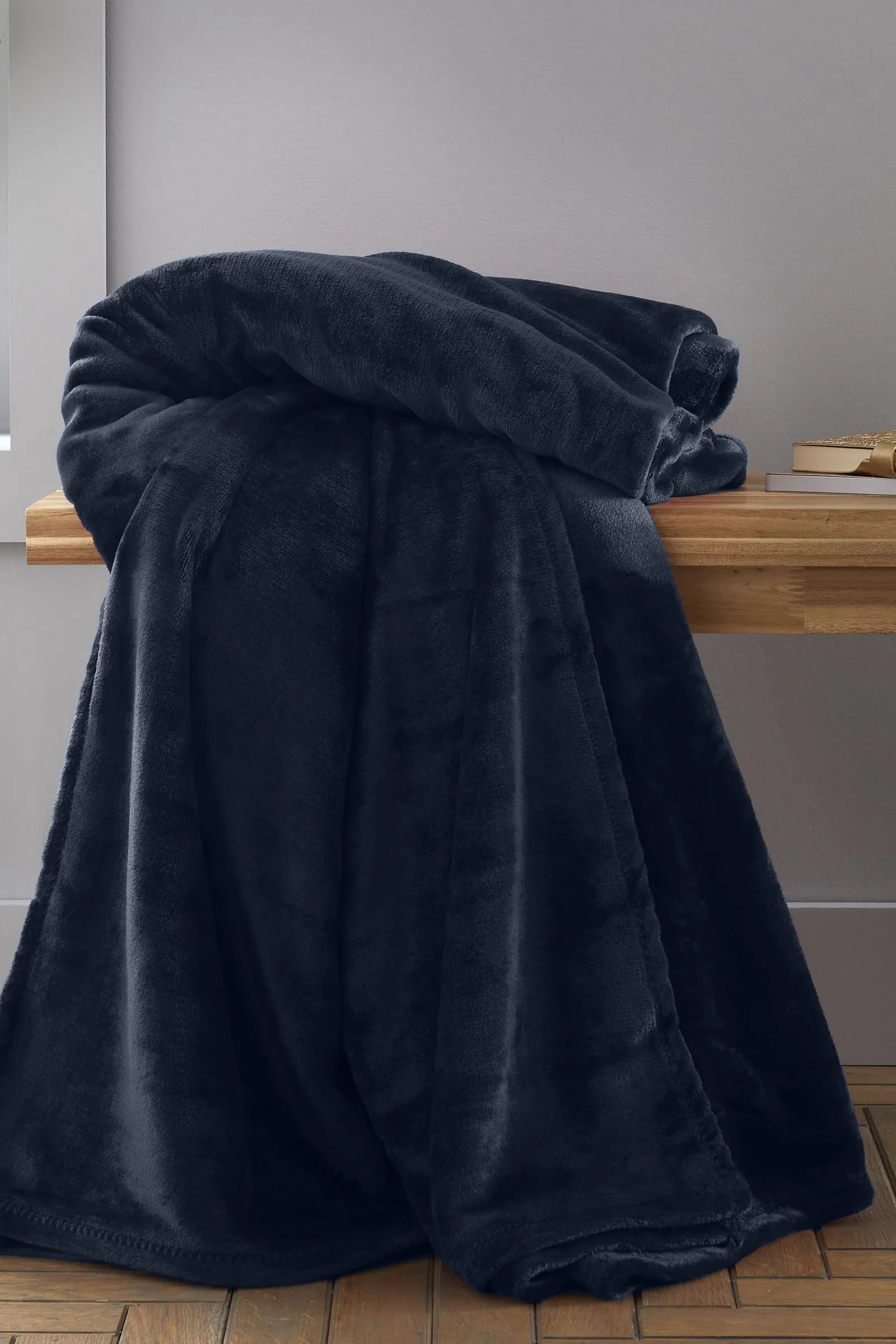 Catherine Lansfield 'Raschel Velvet Touch' Blanket Throw in Navy