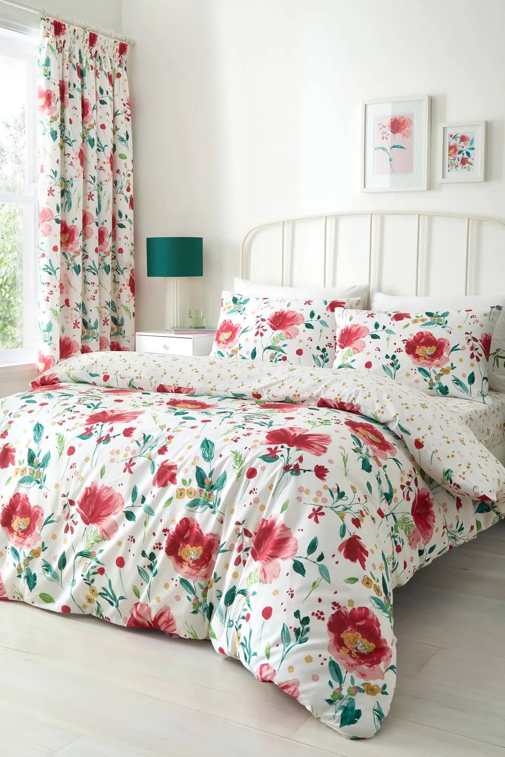 Dreams & Drapes 'Abstract Poppy' Easy Care Duvet Cover Set