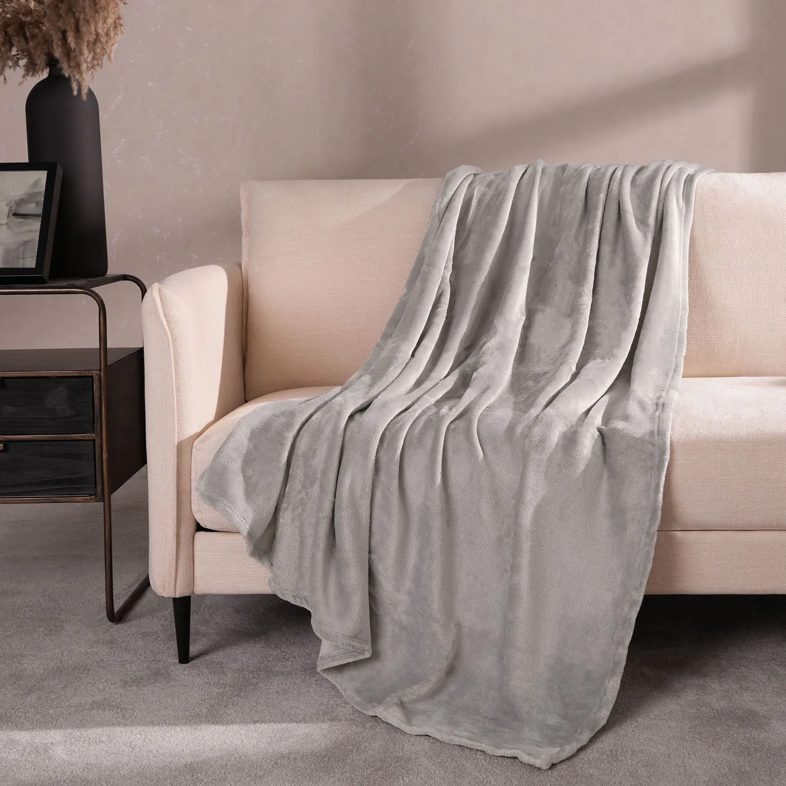 OHS Ultra Soft Flannel Fleece Throw Blanket in Grey