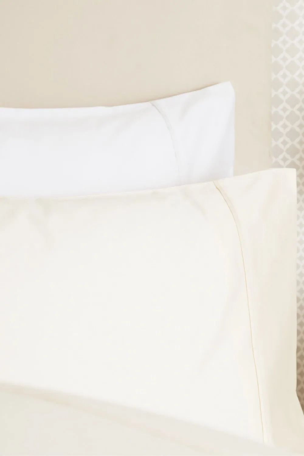 Belledorm Egyptian Cotton 200 Thread Count Housewife Pillowcase Pair in Ivory 2