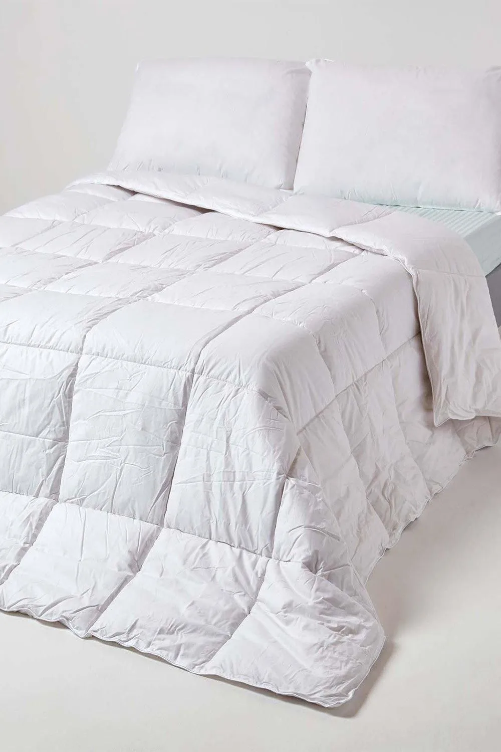 Homescapes Indulgent Pure Mulberry Silk Blend 4.5 Tog Spring/Summer Duvet in White