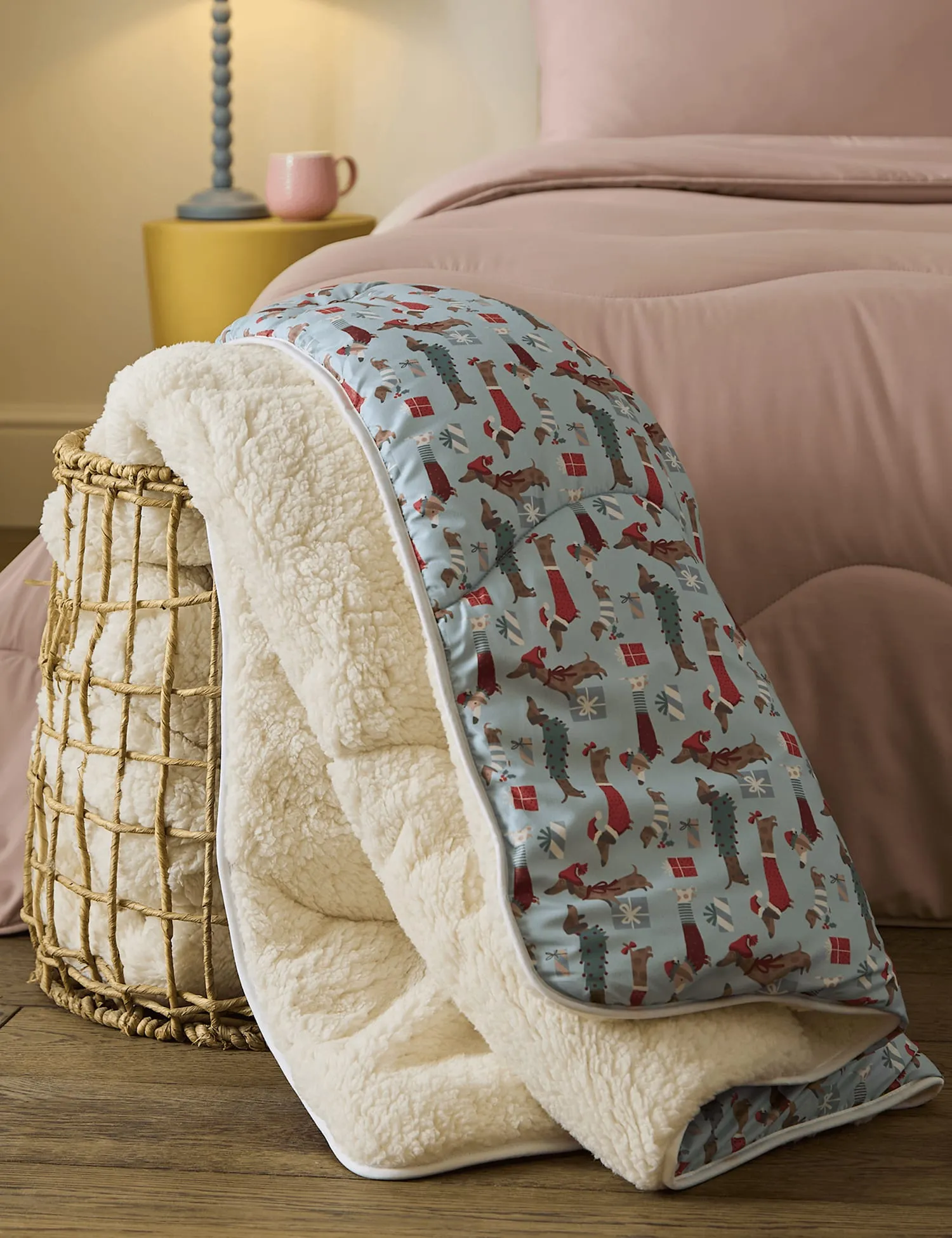 Nightlark Festive Dogs Sherpa Fleece 9 Tog Throw White