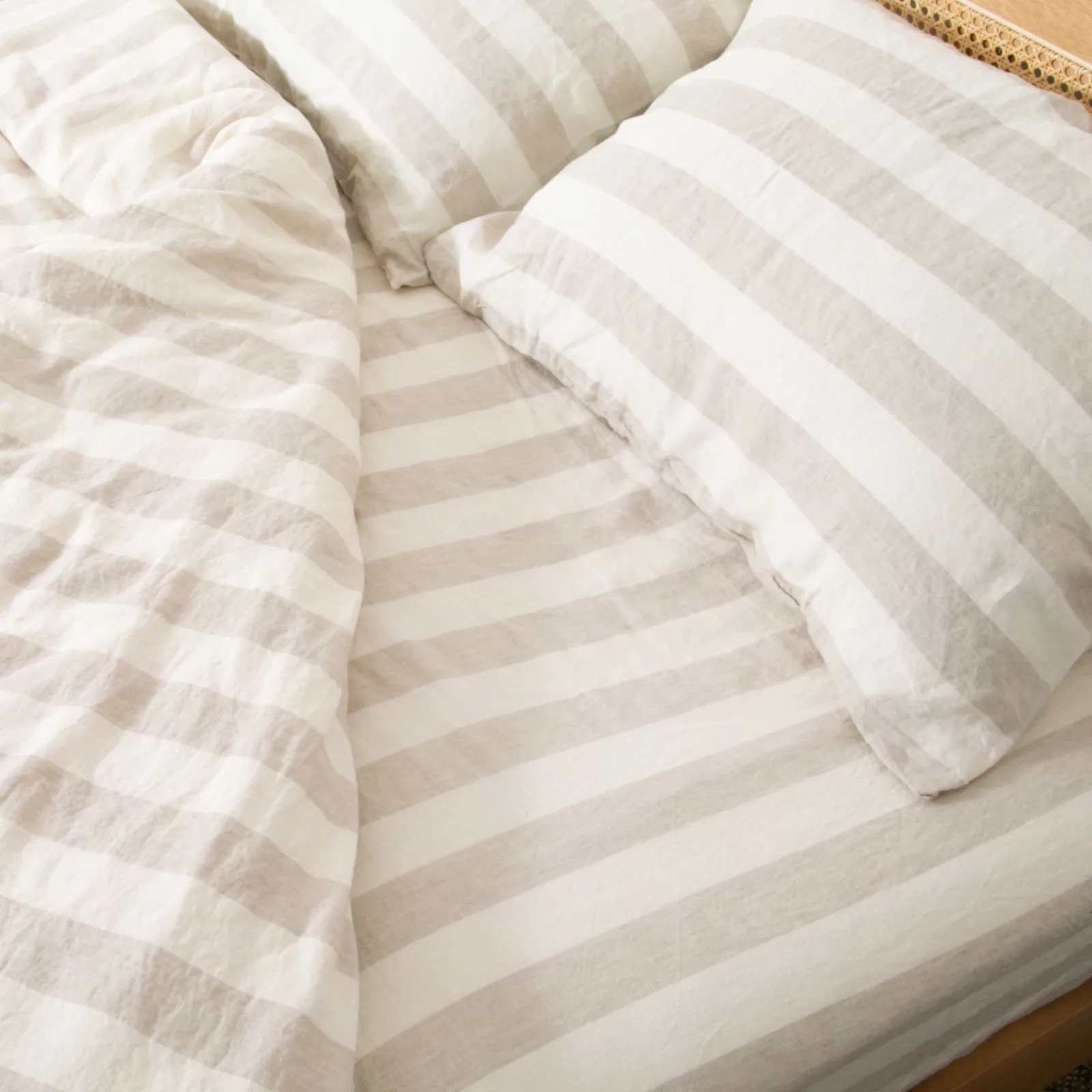 Native Natural Natural Stripes Single 100% Linen Fitted Sheet (90x190cm) in Cream
