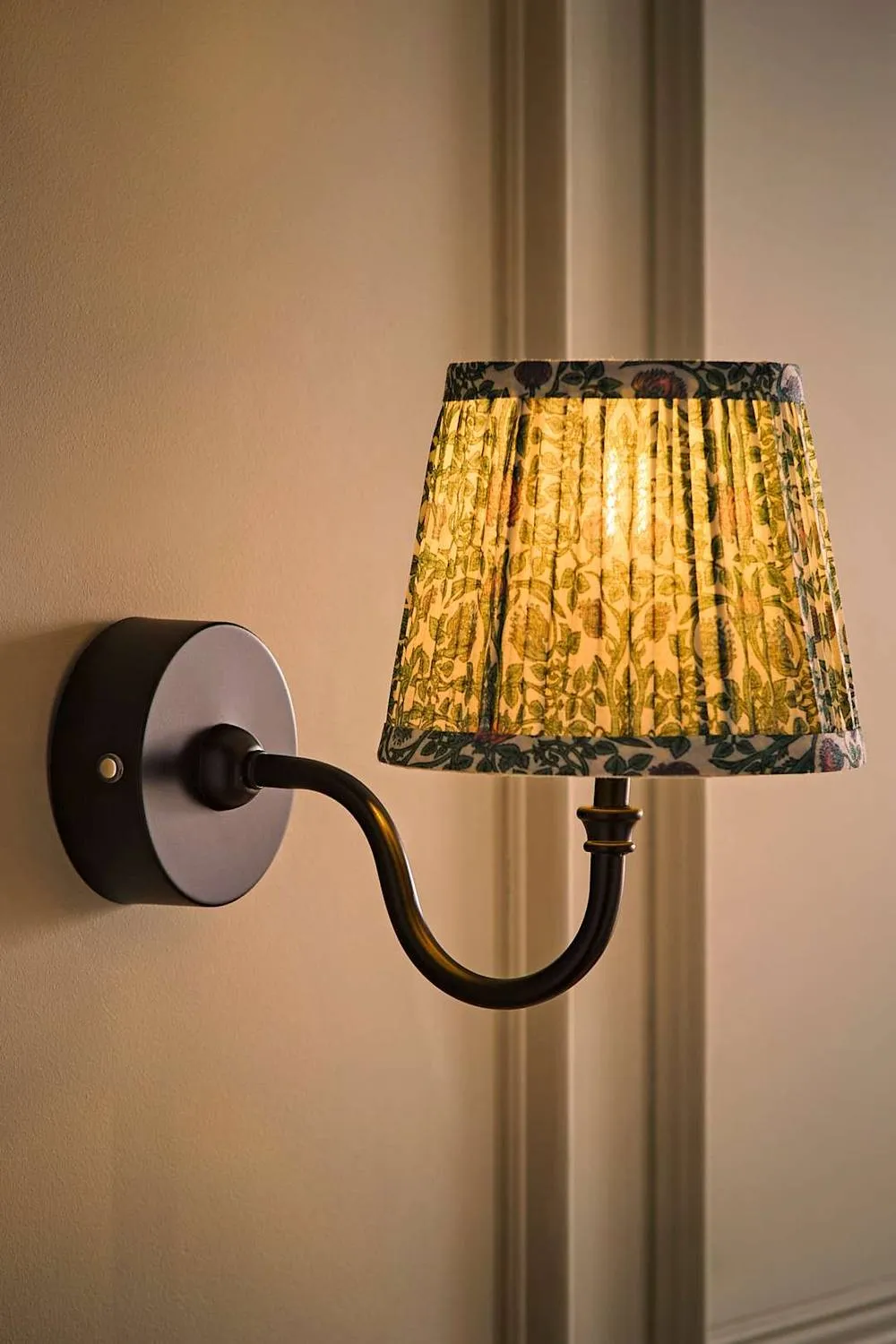 ValueLights Lowe Floral Pleated Shade Metal Portable Rechargeable Wall Light in Black 2