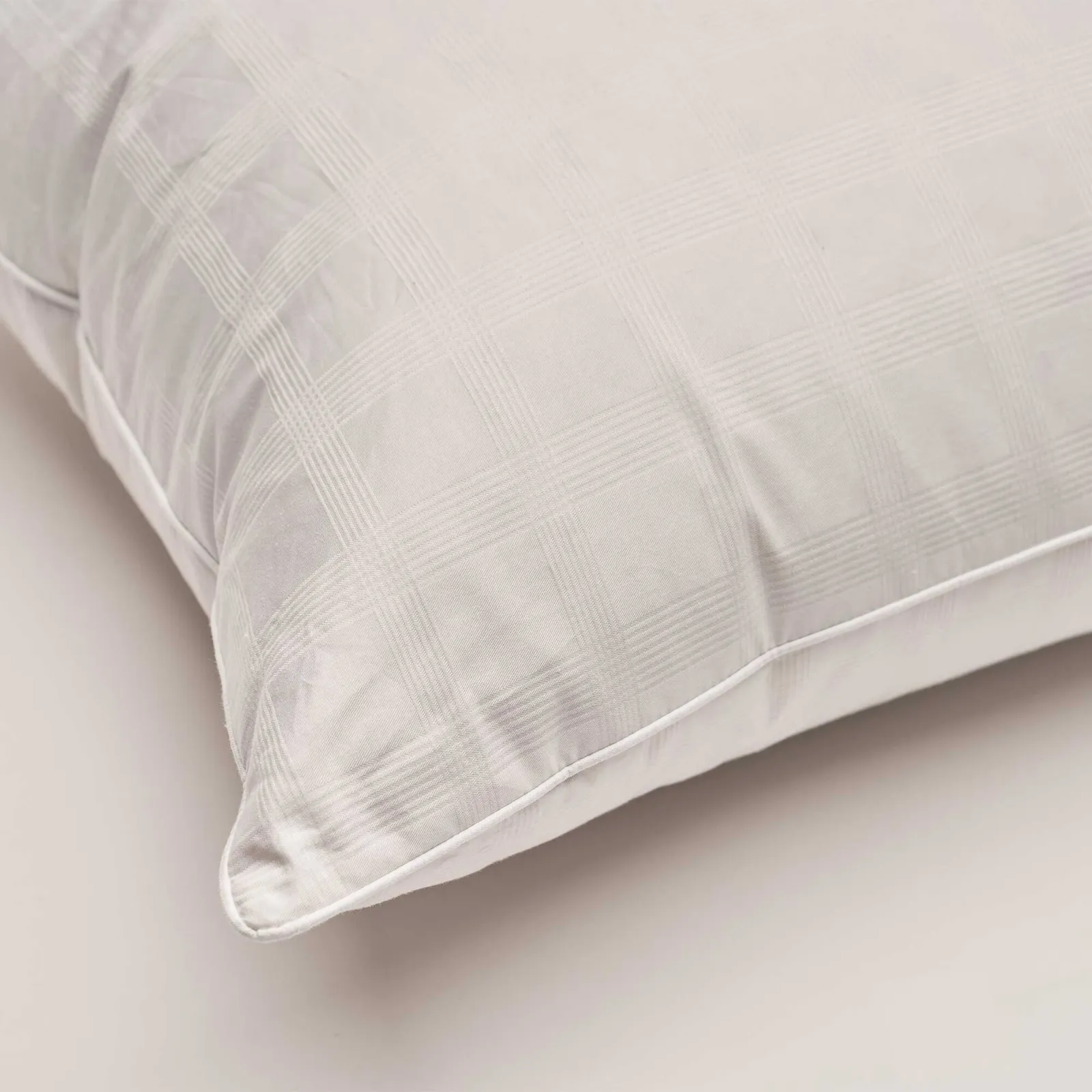 Vispring English Duck Down Pillow 75X50, White Fabric | Barker & Stonehouse 3