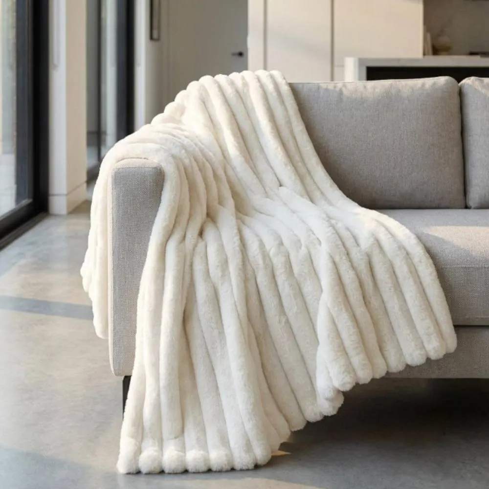 Garden Greatness Maison Chiffon Ivory Faux Fur Throw