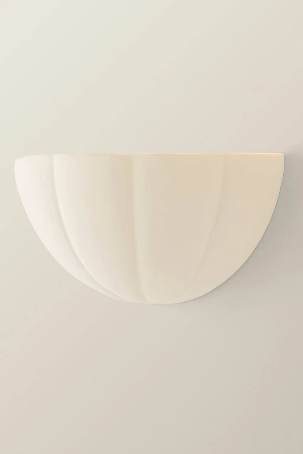 ValueLights Leonardo Scallop Curve Ceramic Flush Wall Sconce Light in Nude 3