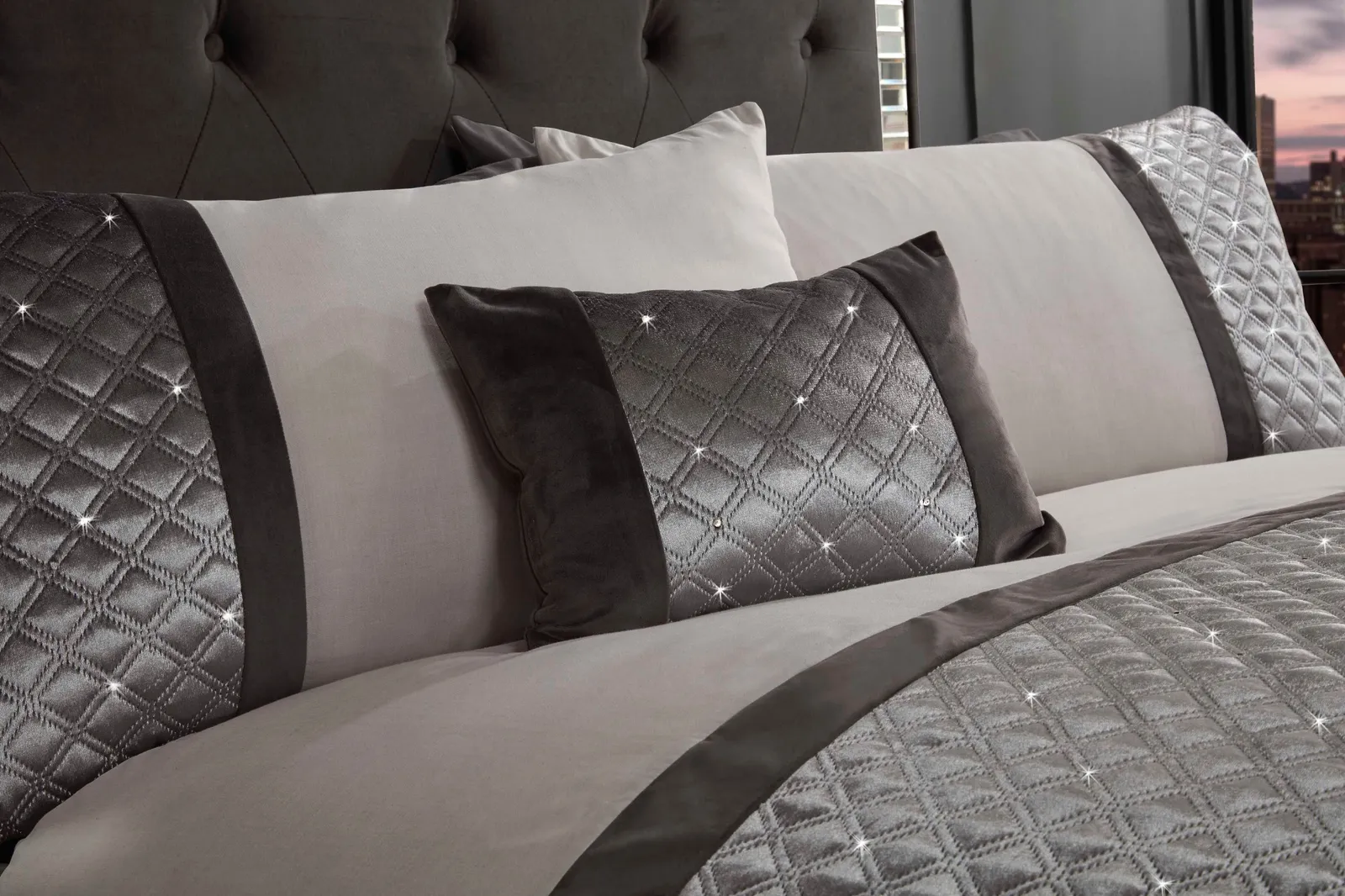 Rapport Home Hollywood Polycotton Duvet Cover Set With Pillowcase in Silver 2