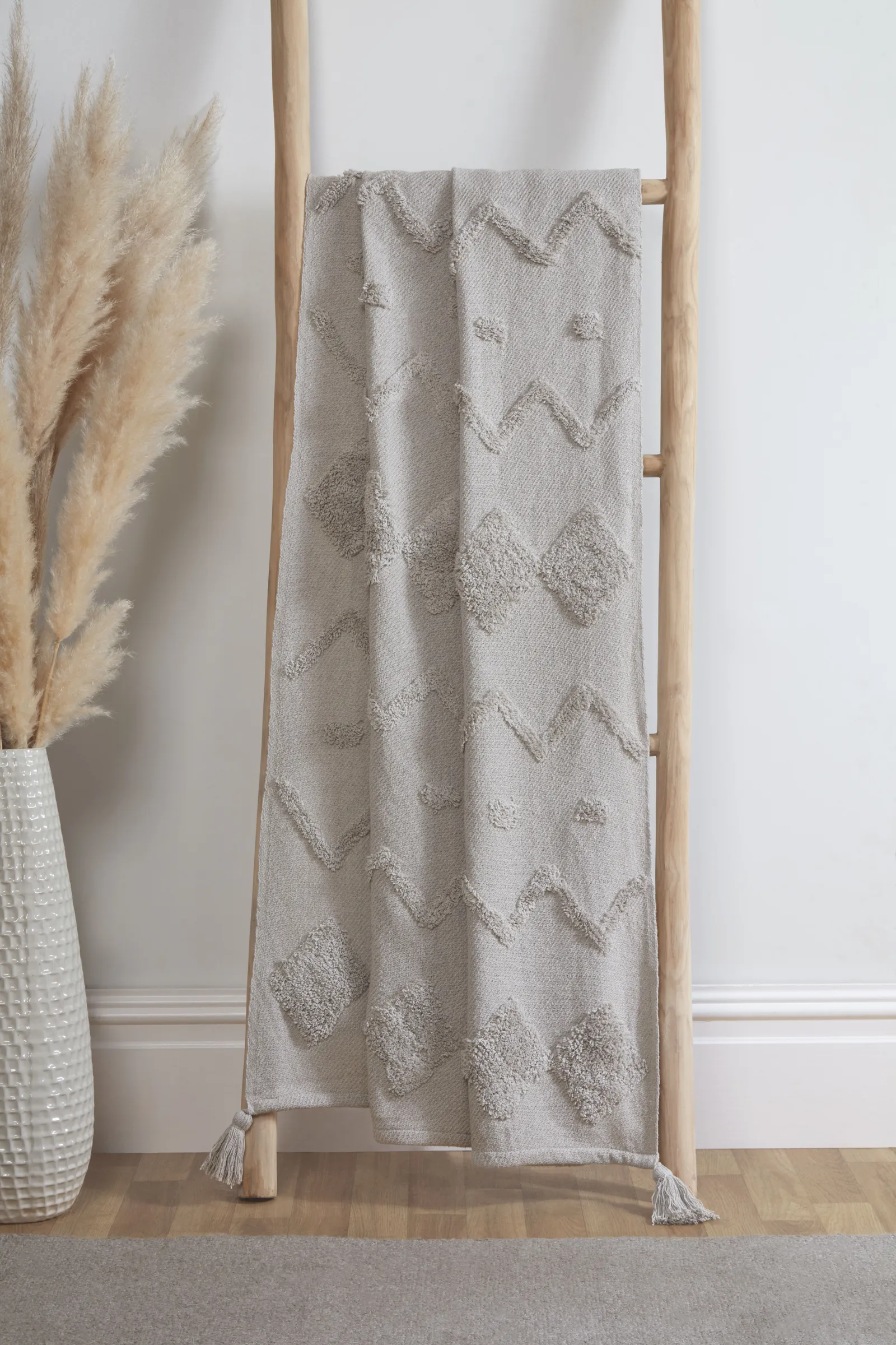 Rapport Home Juniper Cotton Tufted Patterned Throw in Silver