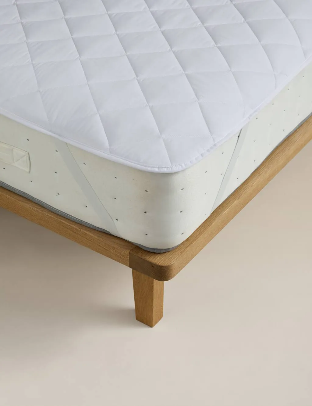 M&S Everyday Mattress Protector White