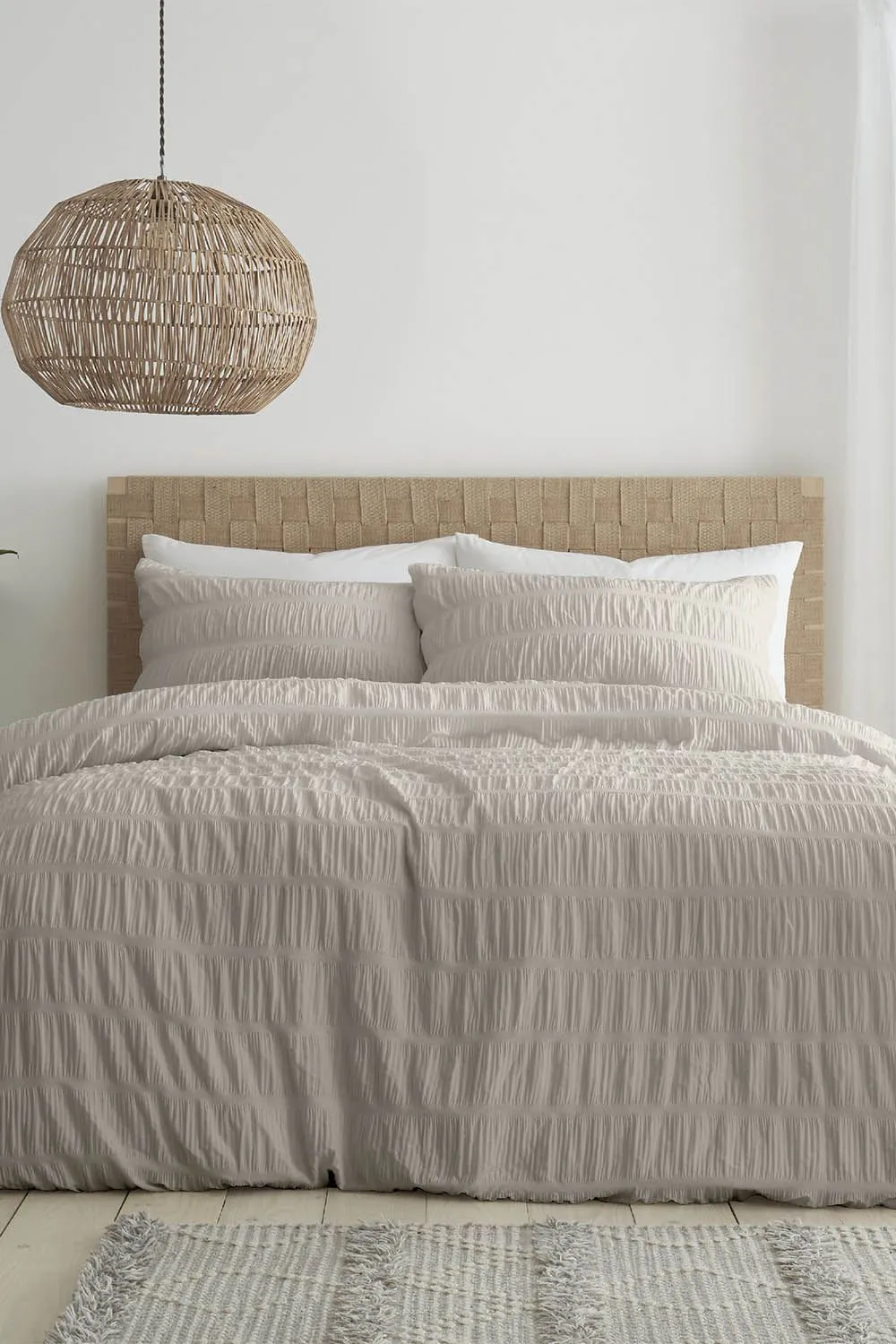 Catherine Lansfield 'Seersucker' Duvet Set in Natural