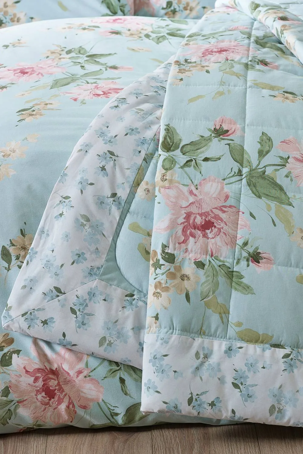 Catherine Lansfield 'Avebury Floral' Reversible Quilted Bedspread in Duck Egg Blue 2