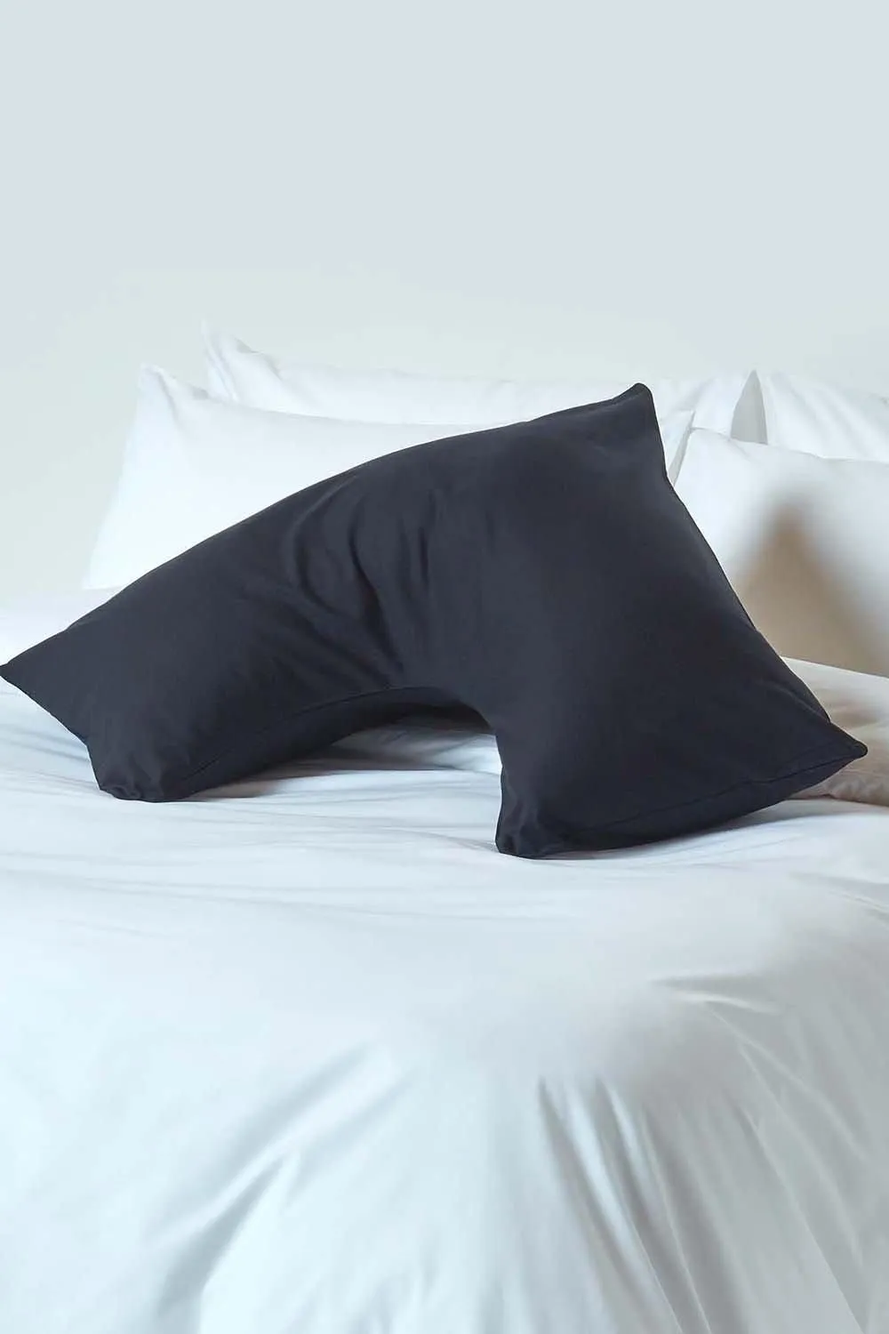 Homescapes Egyptian Cotton V Shaped Pillowcase 200 TC in Black 2