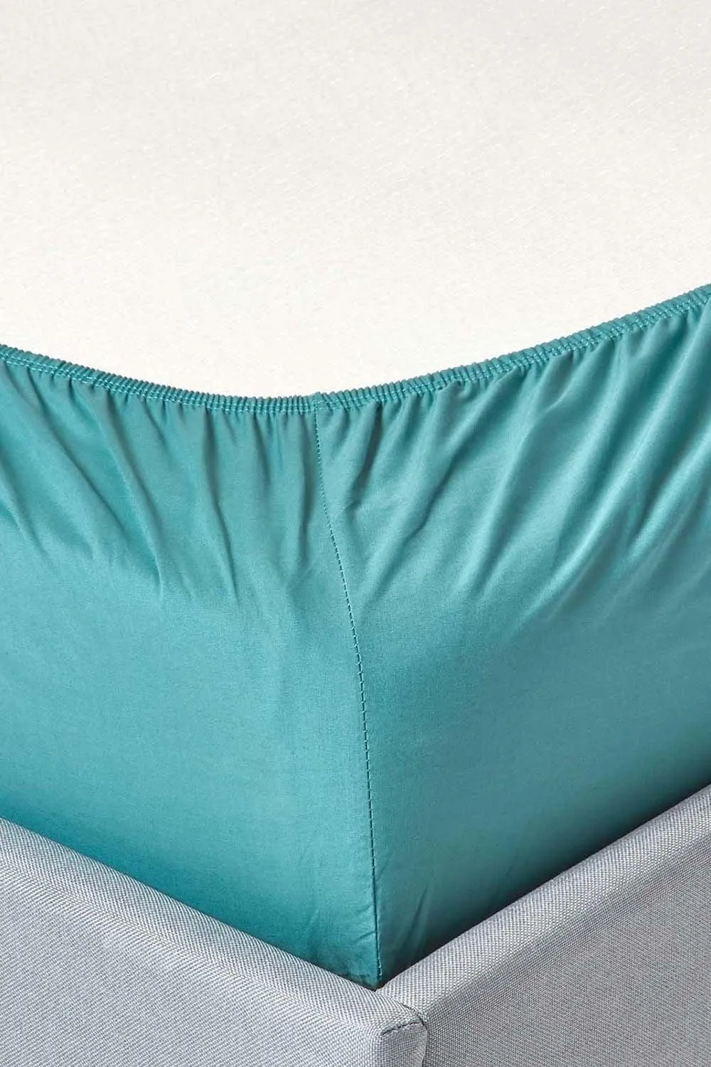 Homescapes Egyptian Cotton Deep Fitted Sheet 18 inch 200 Thread Count in Teal 2