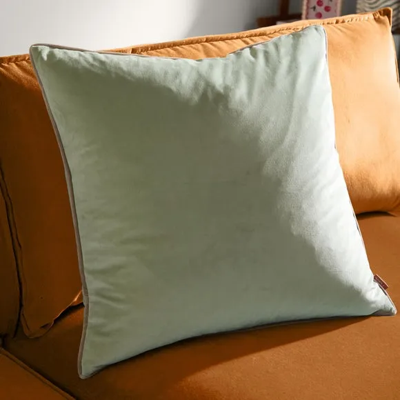 Furn. Square Cushion 1