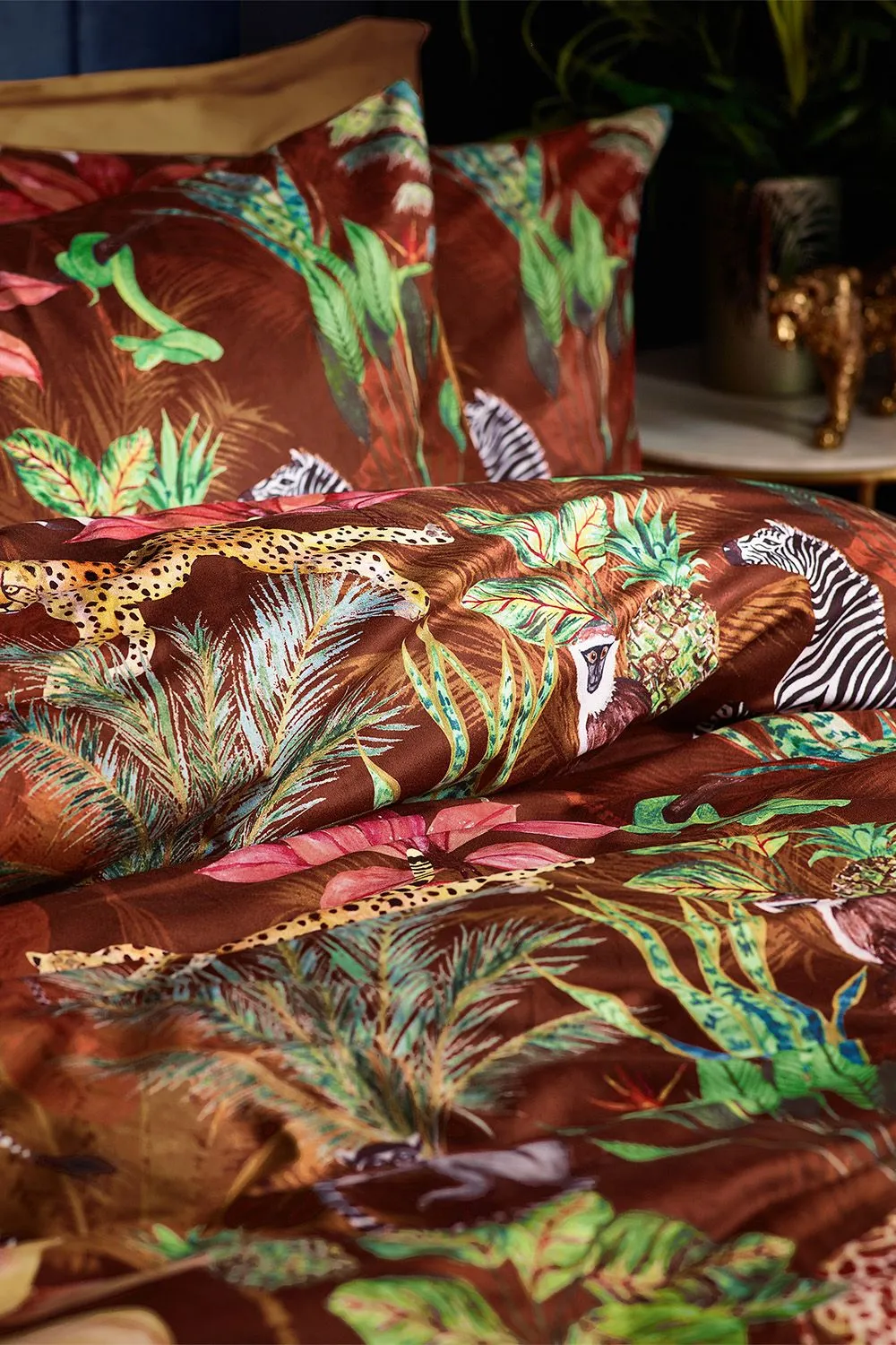 Wylder Aranya Exotic Animal Velvet Duvet Cover Set in Orange 4