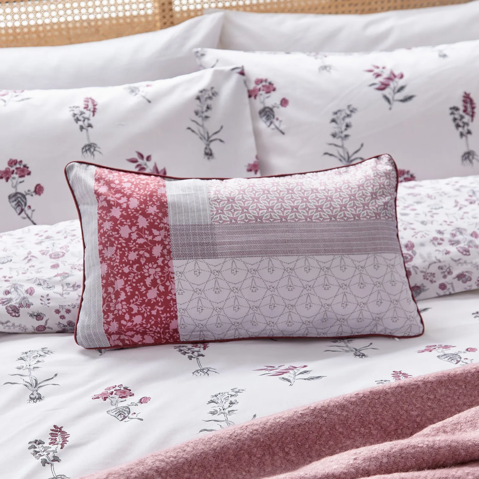 Helena Springfield 'Eloise/ Ashley' Cushion in Dark Pink 2
