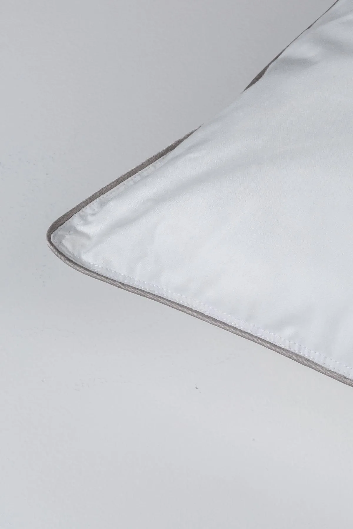 Soak&Sleep Soft As Down Microfibre Standard Pillow - Soft/Medium in White 3